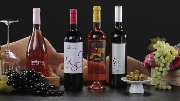  vinos blancos, rosados y tintos de varias denominaciones de origen (todas catalanas y españolas)
