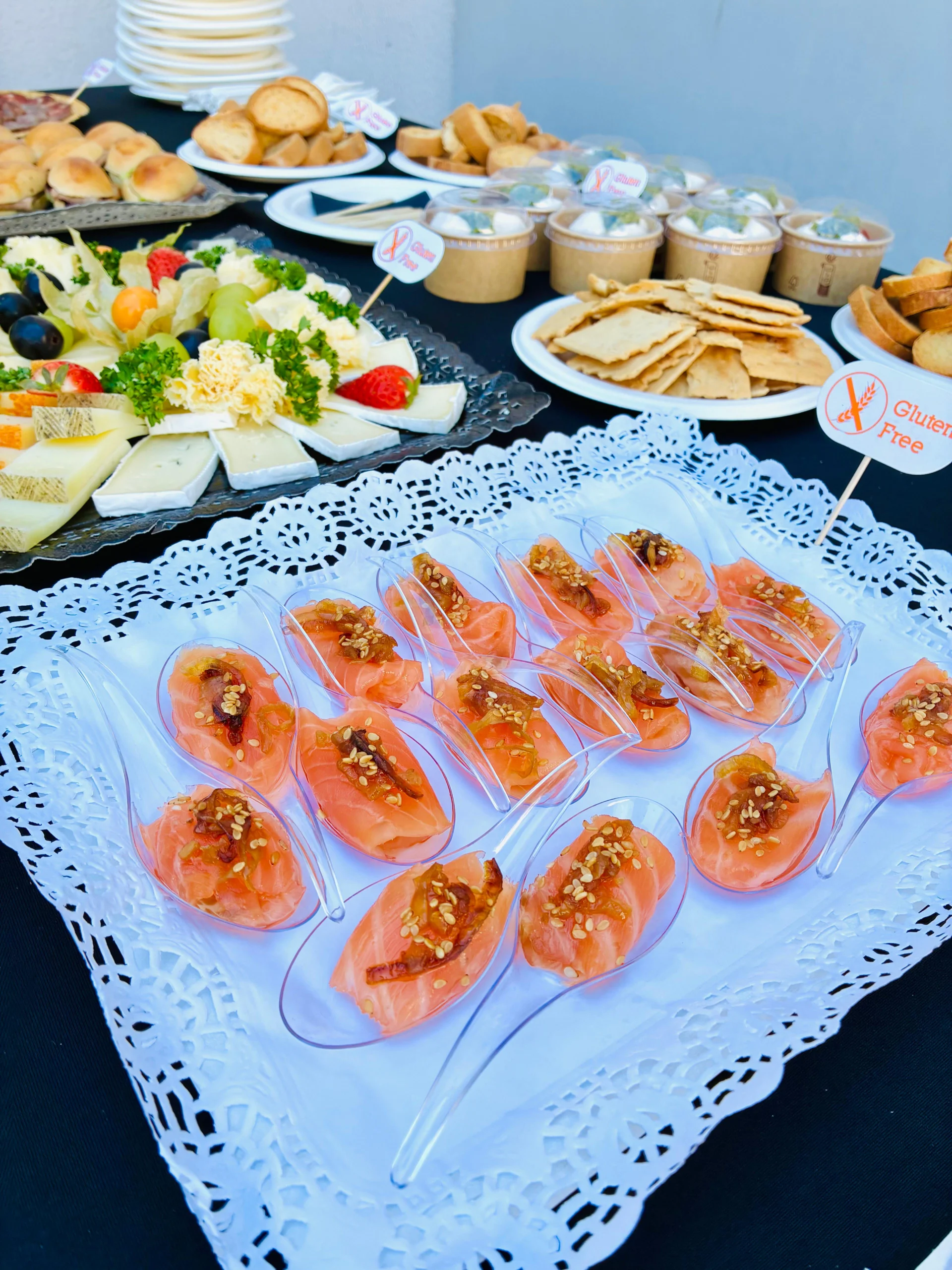 Cucharitas De Salmón Ahumado - Menus Catering Pica-Pica Barcelona