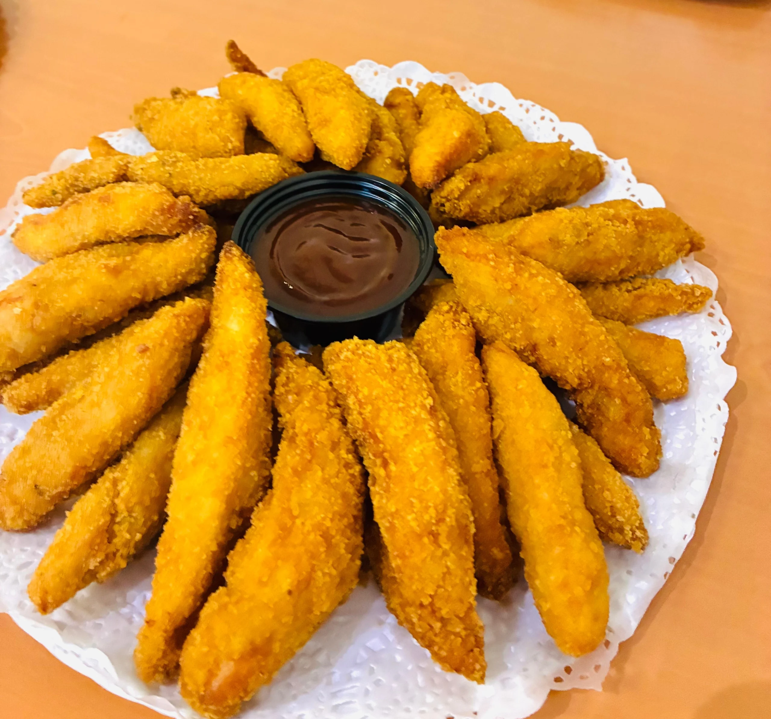 Fingers De Pollo Con Salsa Barbacoa - Menus Catering Pica-Pica + Ensalada - Barcelona