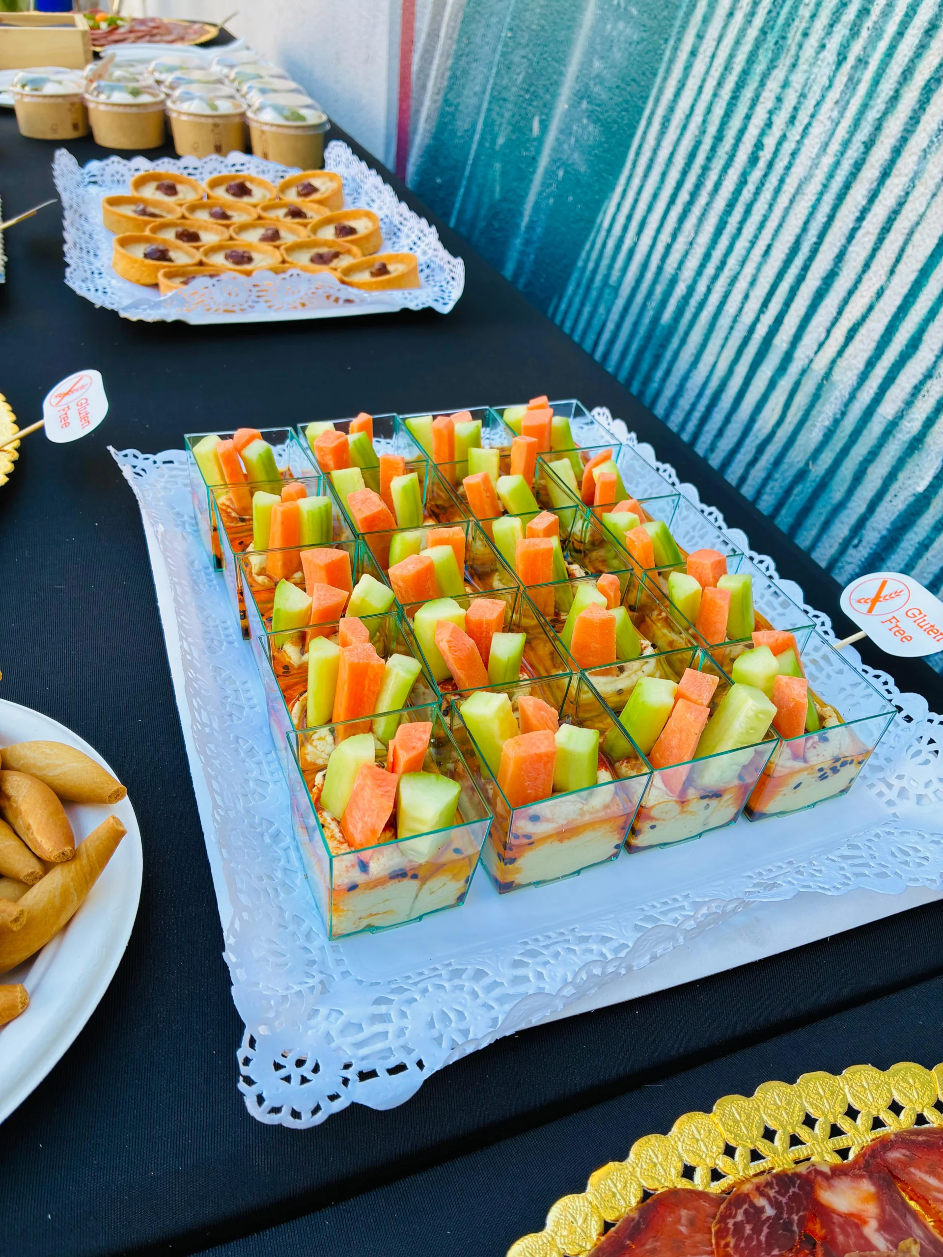Hummus Con Crudités - Menus Catering Pica-Pica Barcelona