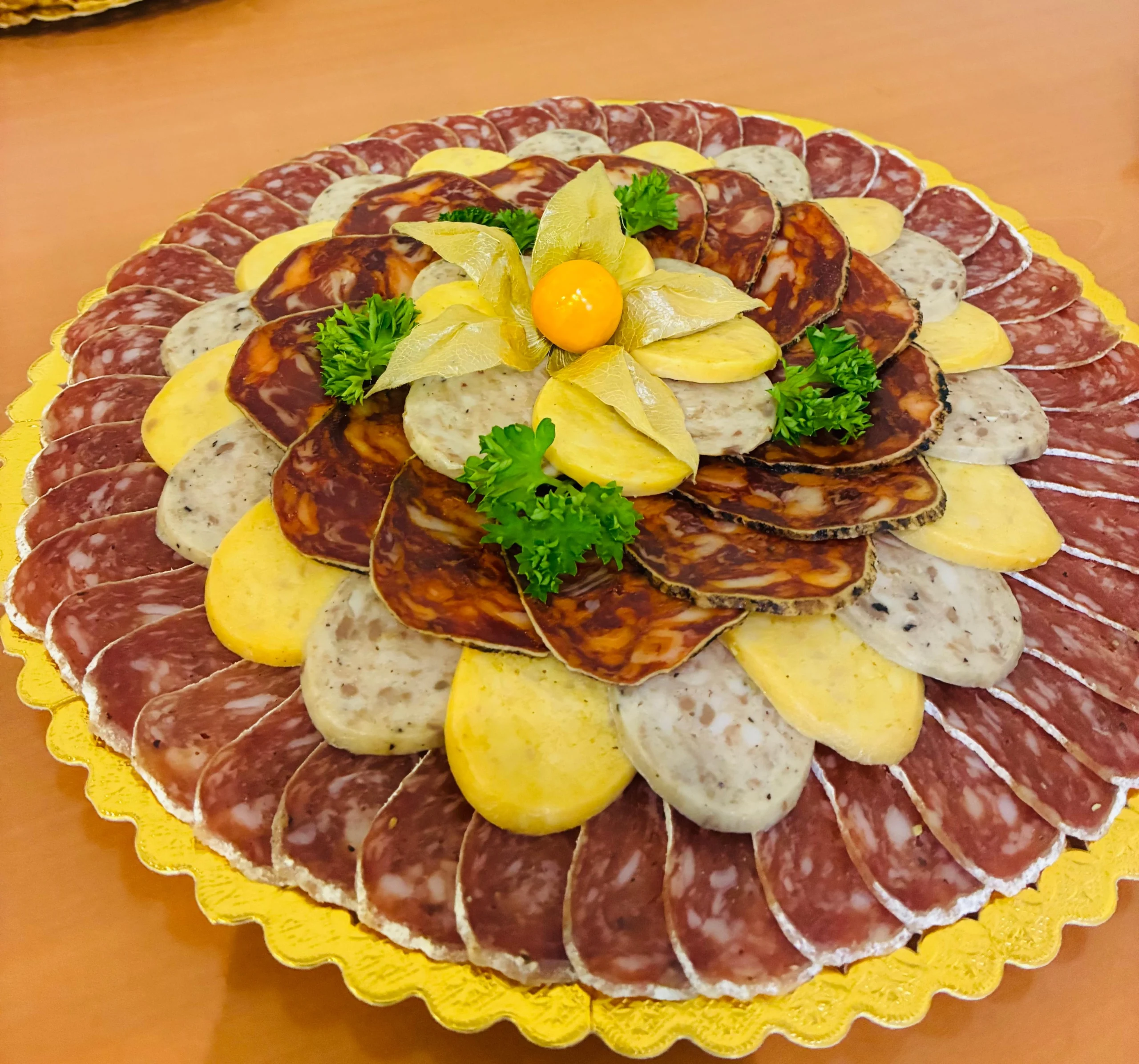 Surtido De Embutidos Clasicos - Menus Catering Pica-Pica + Ensalada - Barcelona
