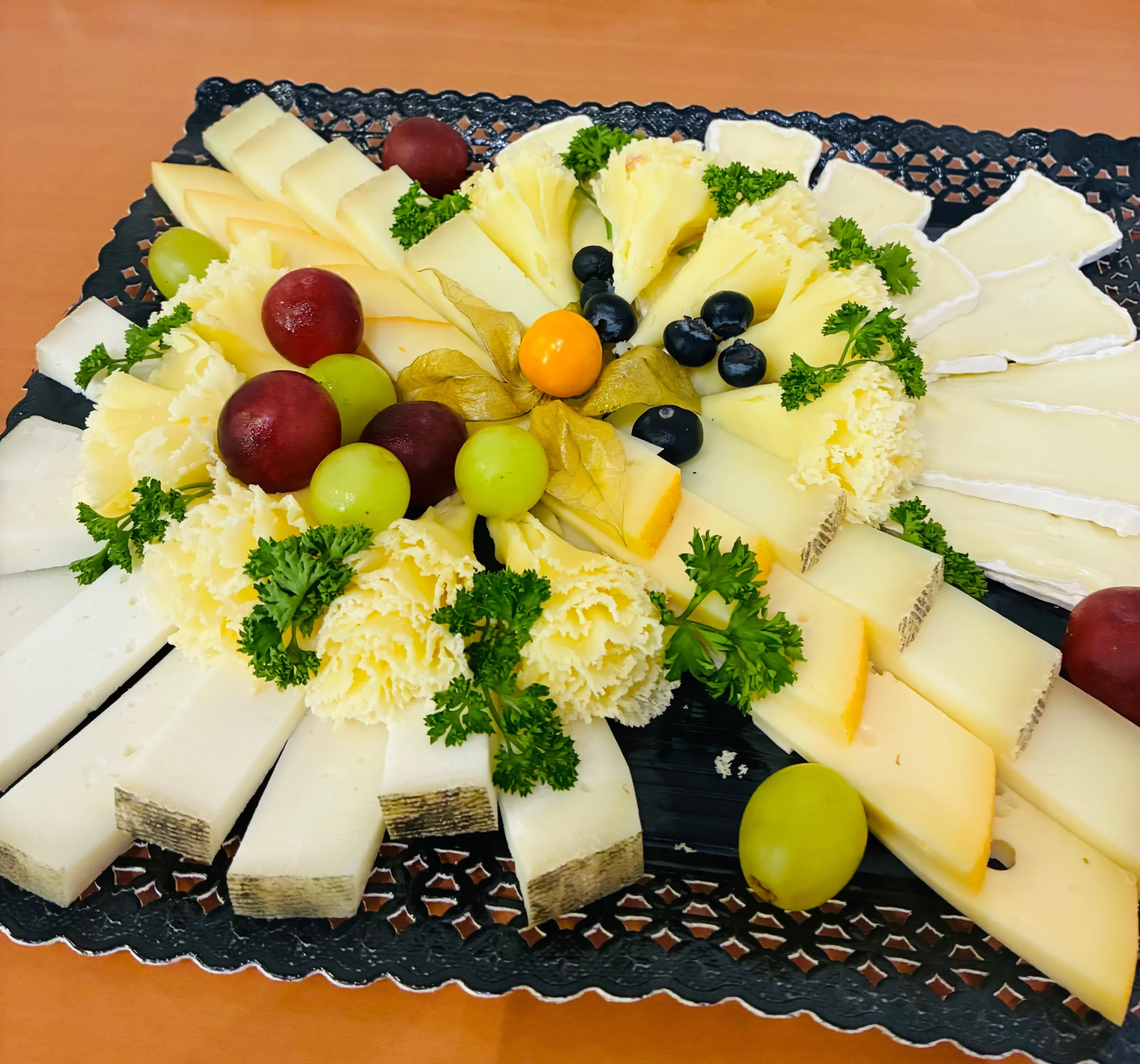 Surtido De Quesos - Menus Catering Pica-Pica + Ensalada - Barcelona