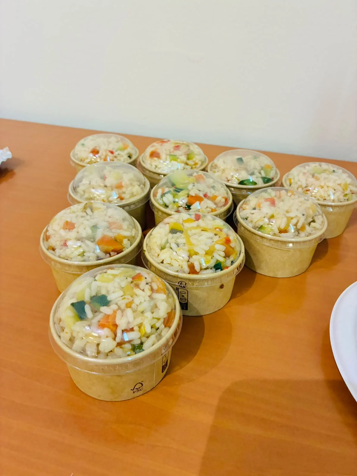 Mini amanida d’arròs amb verduretes, apta per a vegans